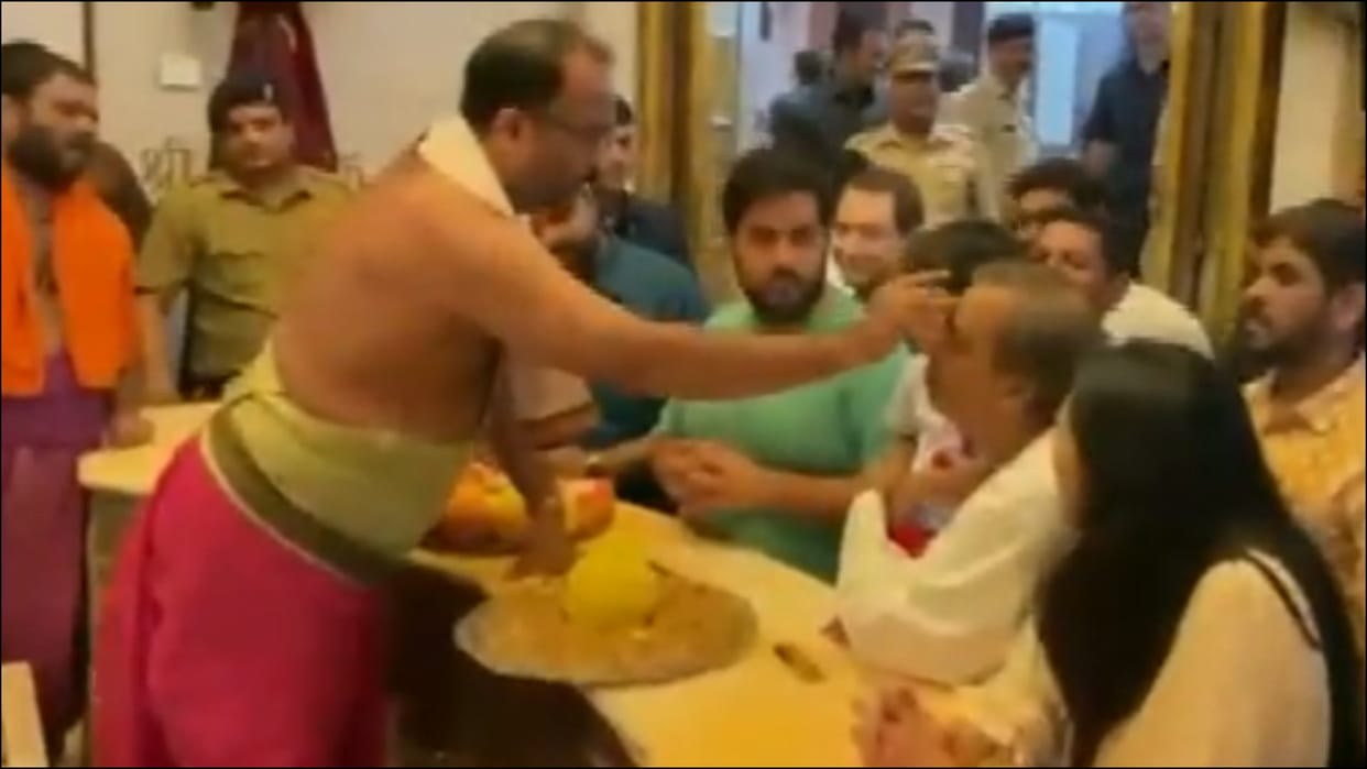 Mukesh Ambani family members offered prayers at Shree Siddhivinayak Ganapati Mandir in Mumbai