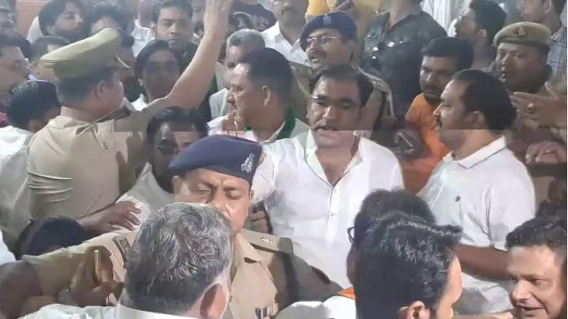 BJP leaders have beaten up to councilors for sitting on chair during Vande Mataram in mayor swearing ceremony