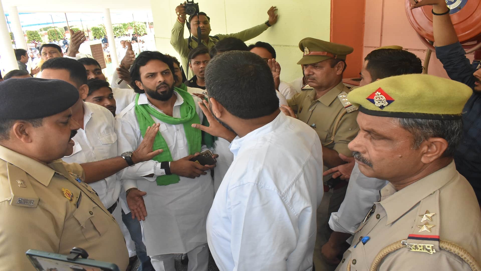 BJP leaders have beaten up to councilors for sitting on chair during Vande Mataram in mayor swearing ceremony