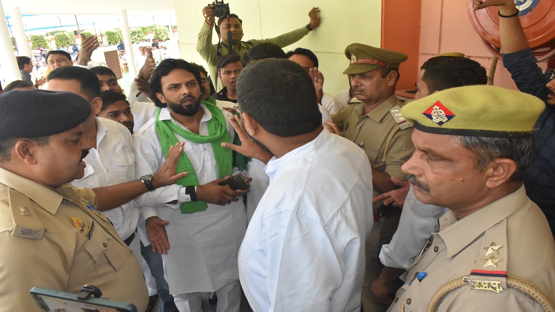 BJP leaders have beaten up to councilors for sitting on chair during Vande Mataram in mayor swearing ceremony