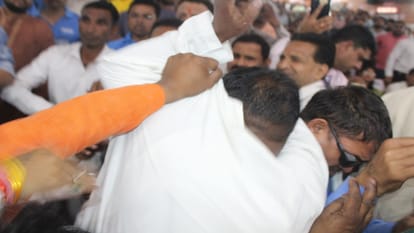 Meerut: BJP leaders thrash AIMIM councilors during mayor swearing in ceremony and see video
