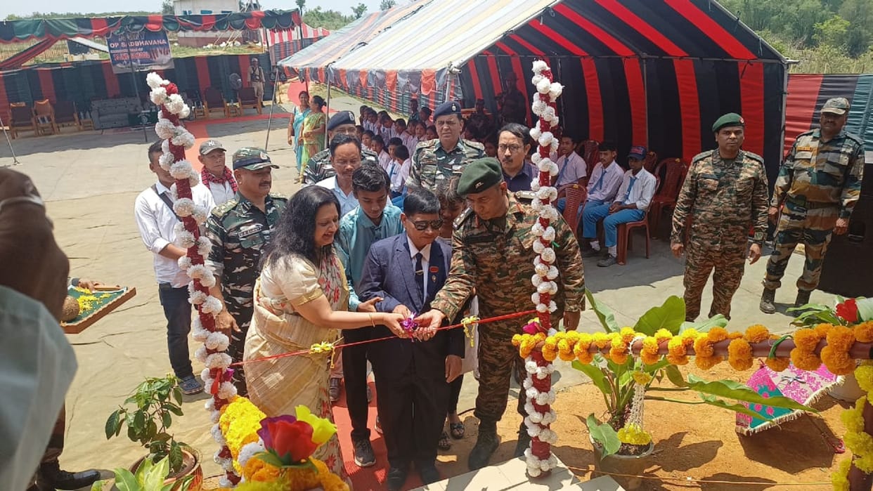 Operation Sadbhavana: Indian Army hold arms of the blind, now the way will be easier