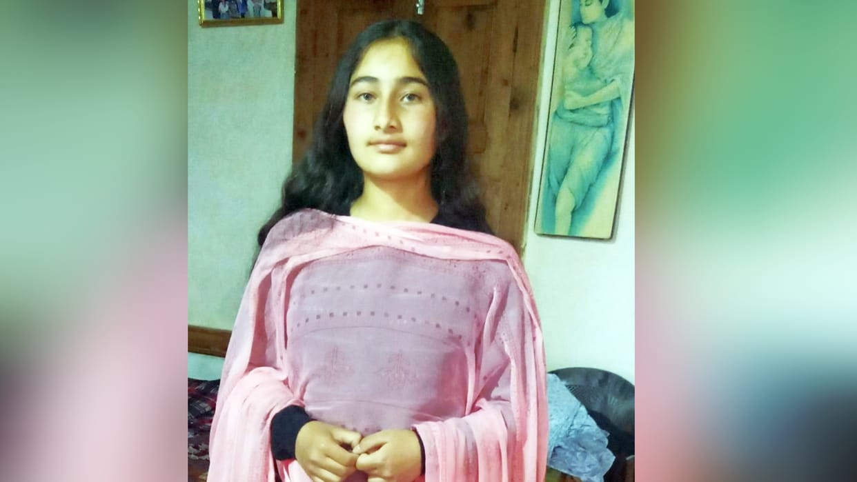 Hpbose 10th Result 2023 shreya kanwar 10th Rank  in Himachal Pradesh