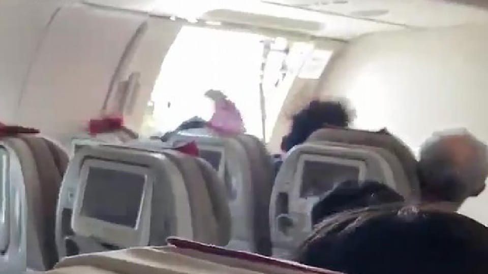 South Korean plane passenger open door in mid way lands safely