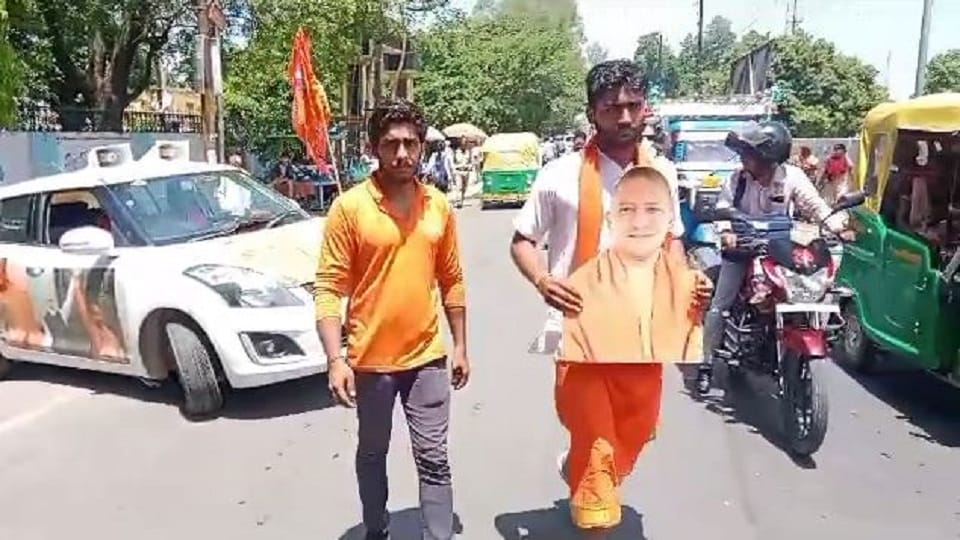Sahil set out on 700 km walk with picture of Yogi Adityanath to Ayodhya