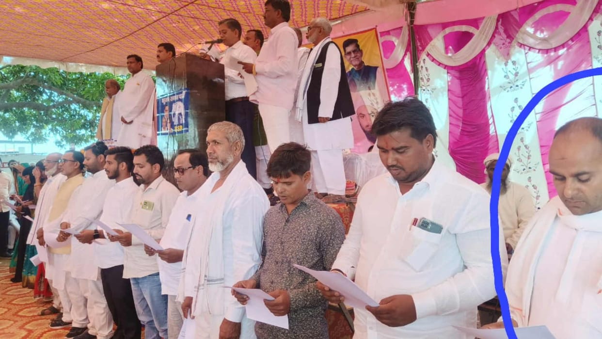 Husband took oath in place of councilor wife at sant kabir nagar