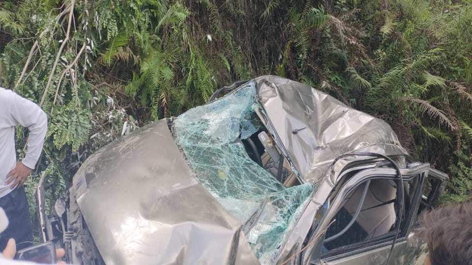 Uttarakhand Accident News: car fell into ditch in Tehri Many people death Information
