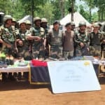 नक्सलियों के ठिकाने से बरामद विस्फोटक व असलहे