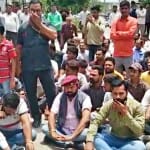 प्रदर्शन करते राजपूत करणी सेना सहित अन्य संगठनों के लोग।