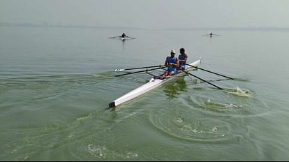 Rowing competition: गोरखपुर के रामगढ़ताल में शुरू हुई रोइंग प्रतियोगिता, लहरों पर दौड़ रही नाव Rowing competition started in Ramgarhtal Gorakhpur