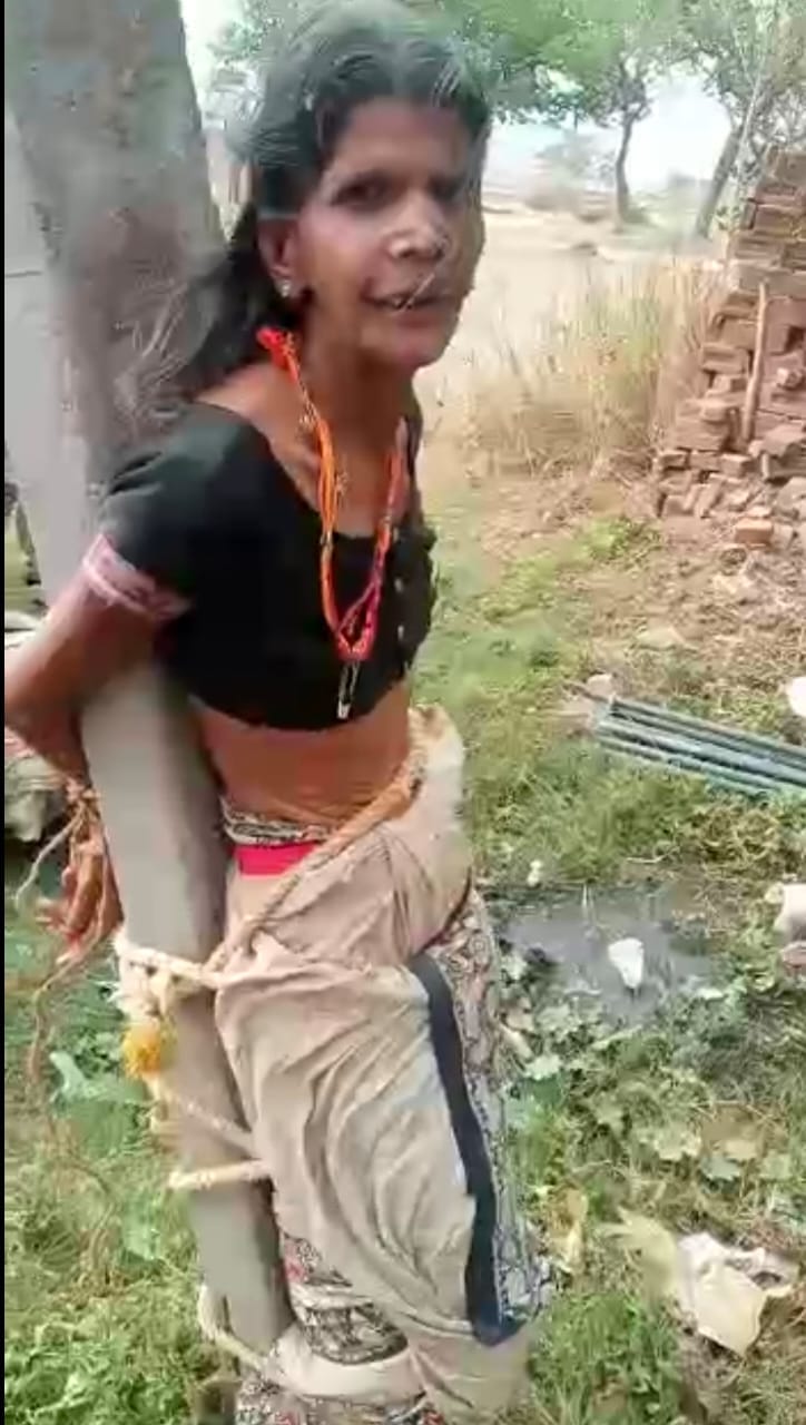 Bihar: A woman was tied to an electric pole and thrashed by calling her a witch, accused returned to police