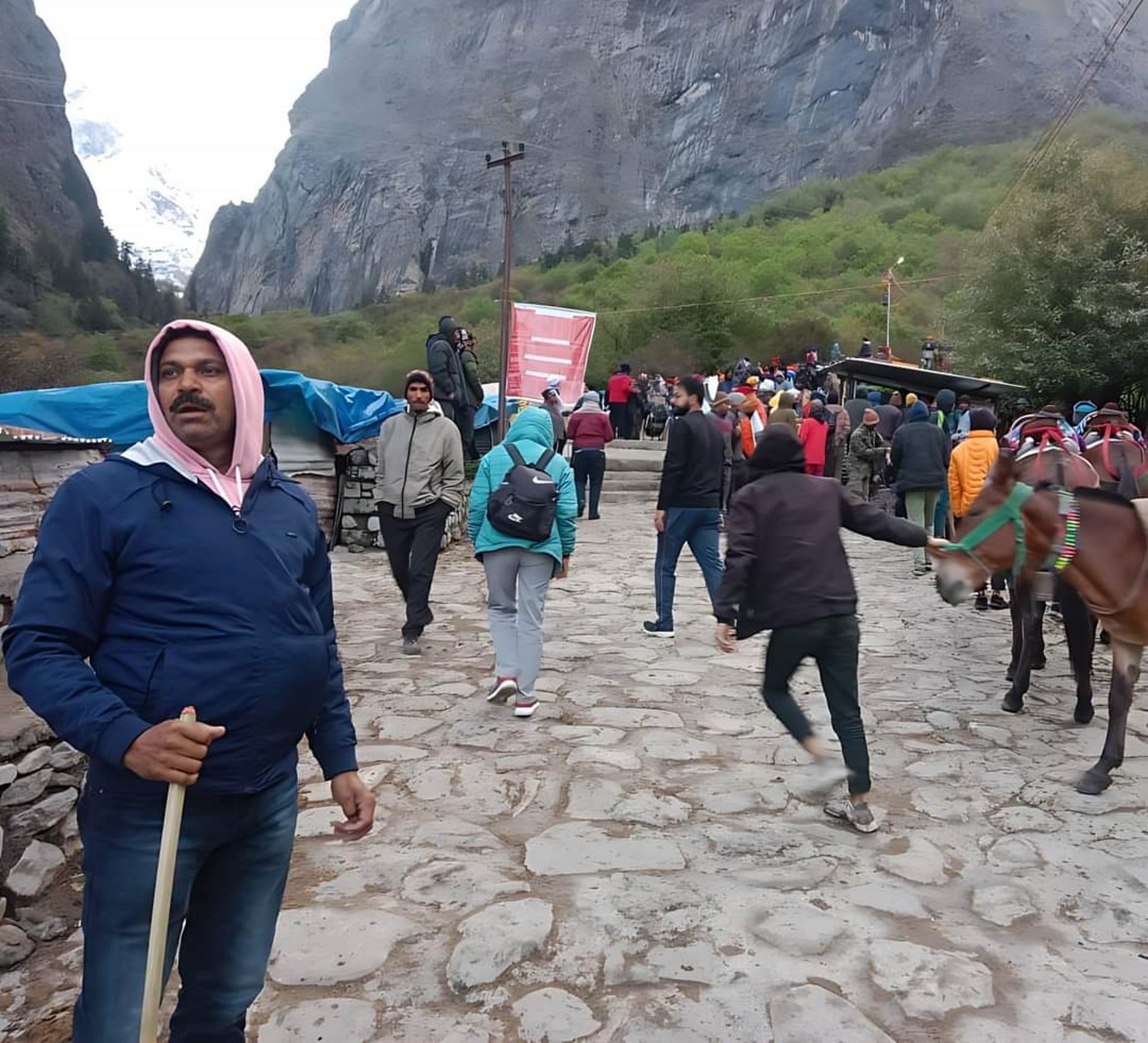 Chardham Yatra 2023 Hemkund Sahib Yatra Begins After Two Days, Uttarakhand Weather News in Hindi