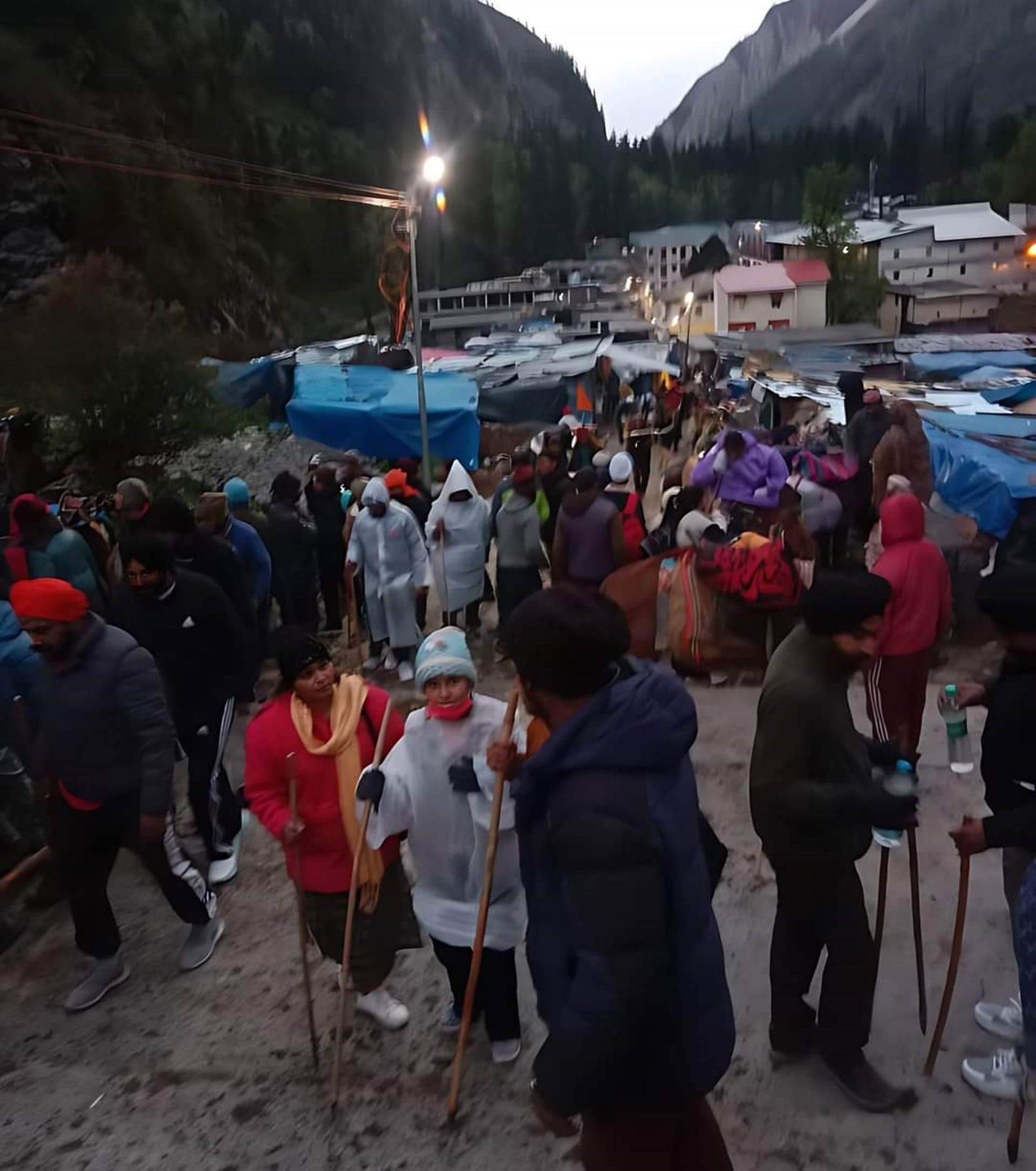 Chardham Yatra 2023 Hemkund Sahib Yatra Begins After Two Days, Uttarakhand Weather News in Hindi