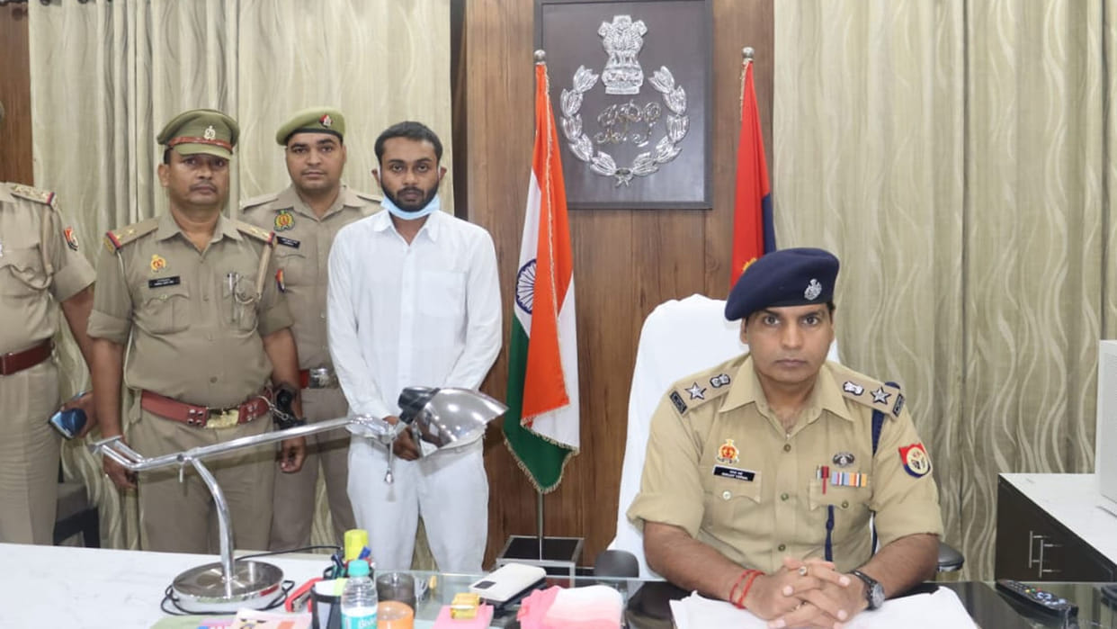 Etawah: Nursing student stole doctor's car, police arrested