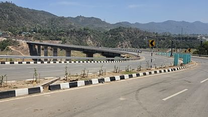 Car drivers will have to pay Rs 350 on three toll plaza of Kiratpur-Manali fourlane