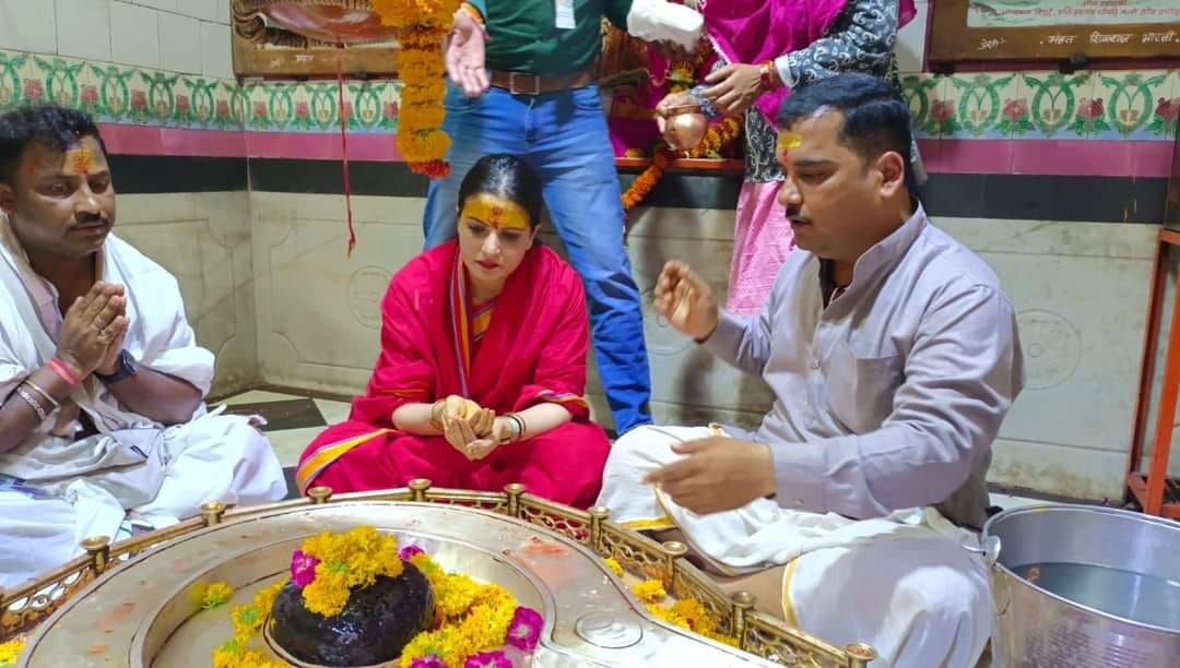 Actress Tanushree Chakraborty reached Mangalnath temple to worship, will be seen on screen with Sunny Deol