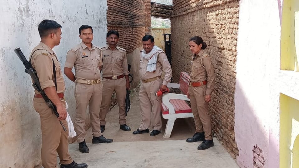 Firing on elderly couple in Panchayat in Jhansi Wife died due to bullet injury, husband injured