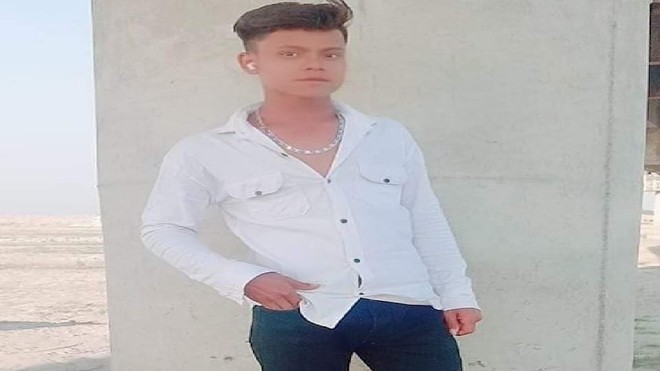 bull rammed two bike riders in Panipat, young man died in the collision