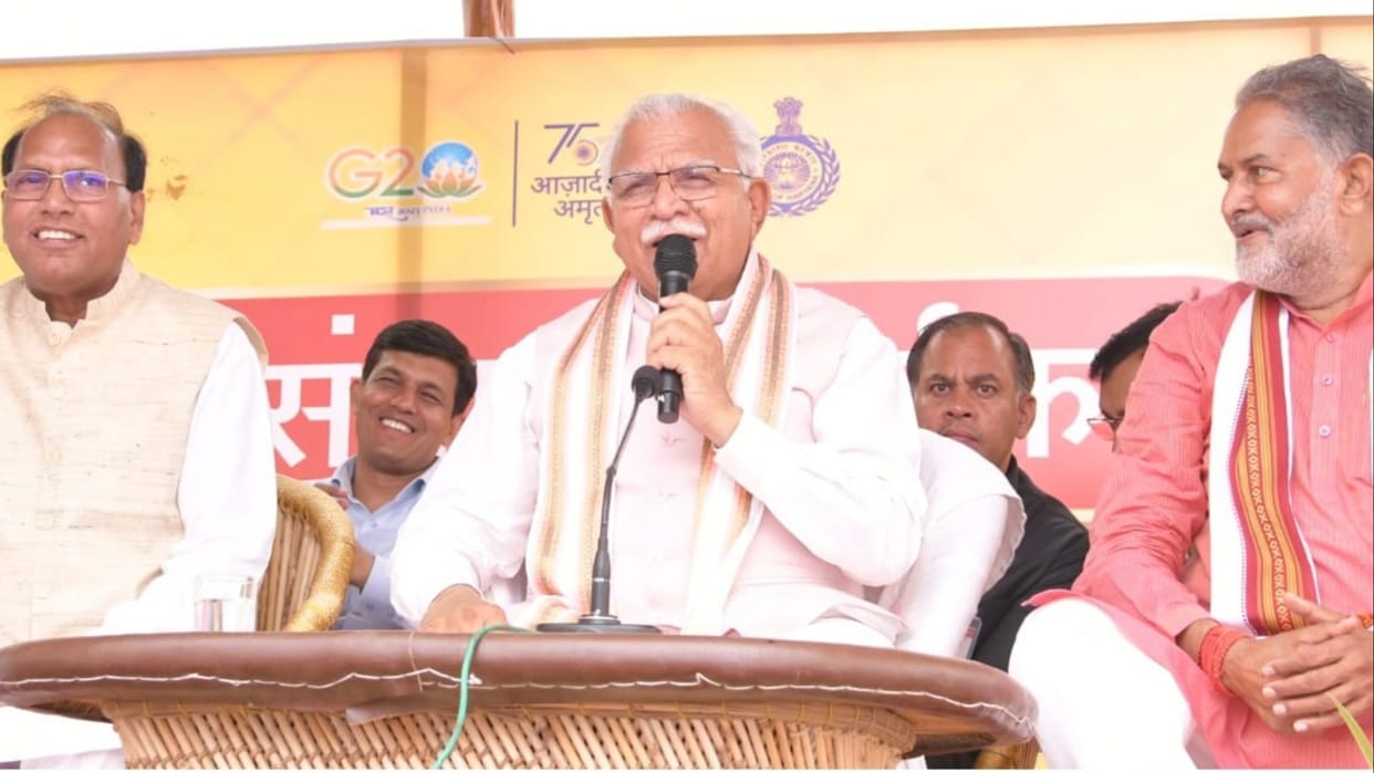 Haryana Chief Minister Manohar Lal made 'hostage' in house, villagers raised slogans