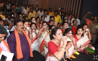 Mayor Swearing-in Ceremony: Mayor of Varanasi took oath in Sanskrit by taking Gangajal in hand, see wonderful