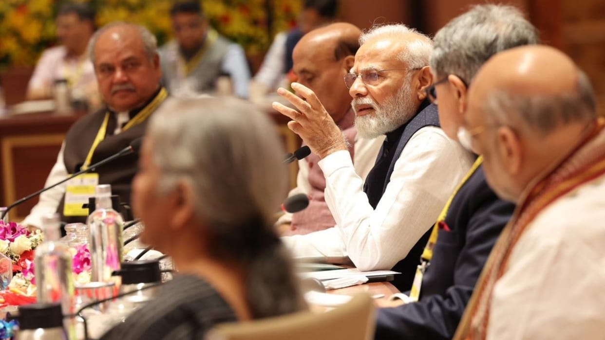 niti-aayog-meeting-pm-modi-six-cm-including-mamata-kejriwal-kcr-not-participating-news-updates