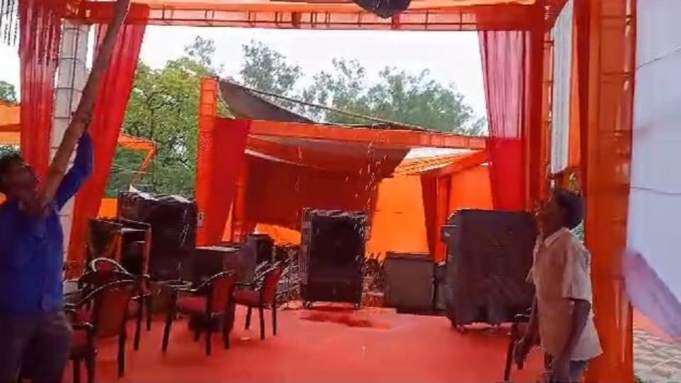 weather change due to heavy rain with wind in Bareilly