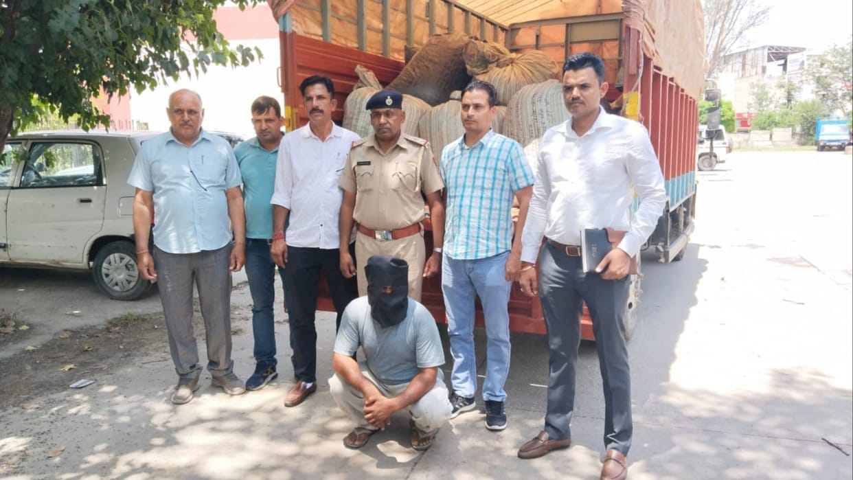 Smuggler caught bringing 3.40 quintal Churapost in Ambala of Haryana