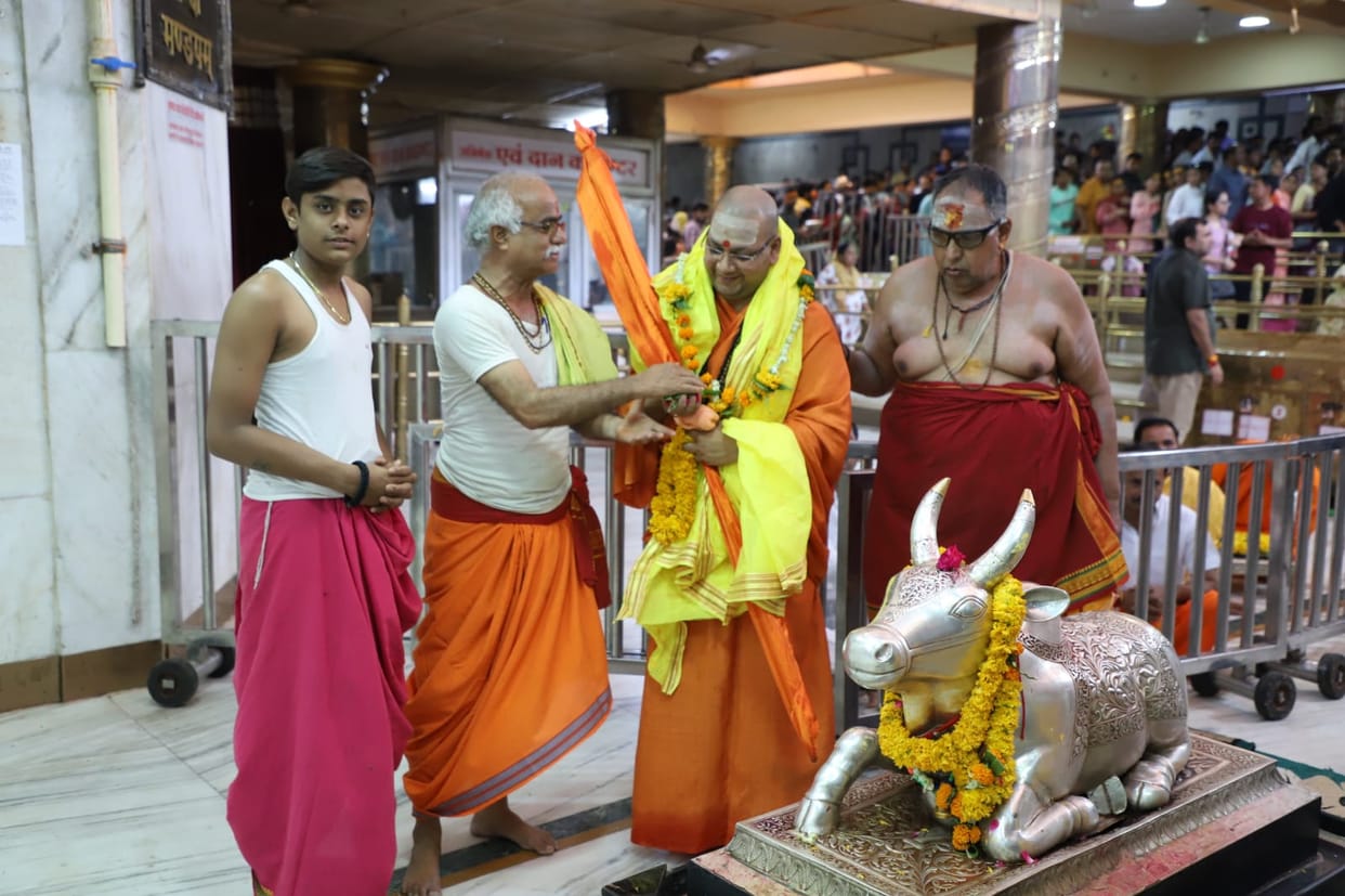Ujjain Mahakal: Jagatguru Shankaracharya Swami Omkaranand Saraswati arrived to visit Baba Mahakal