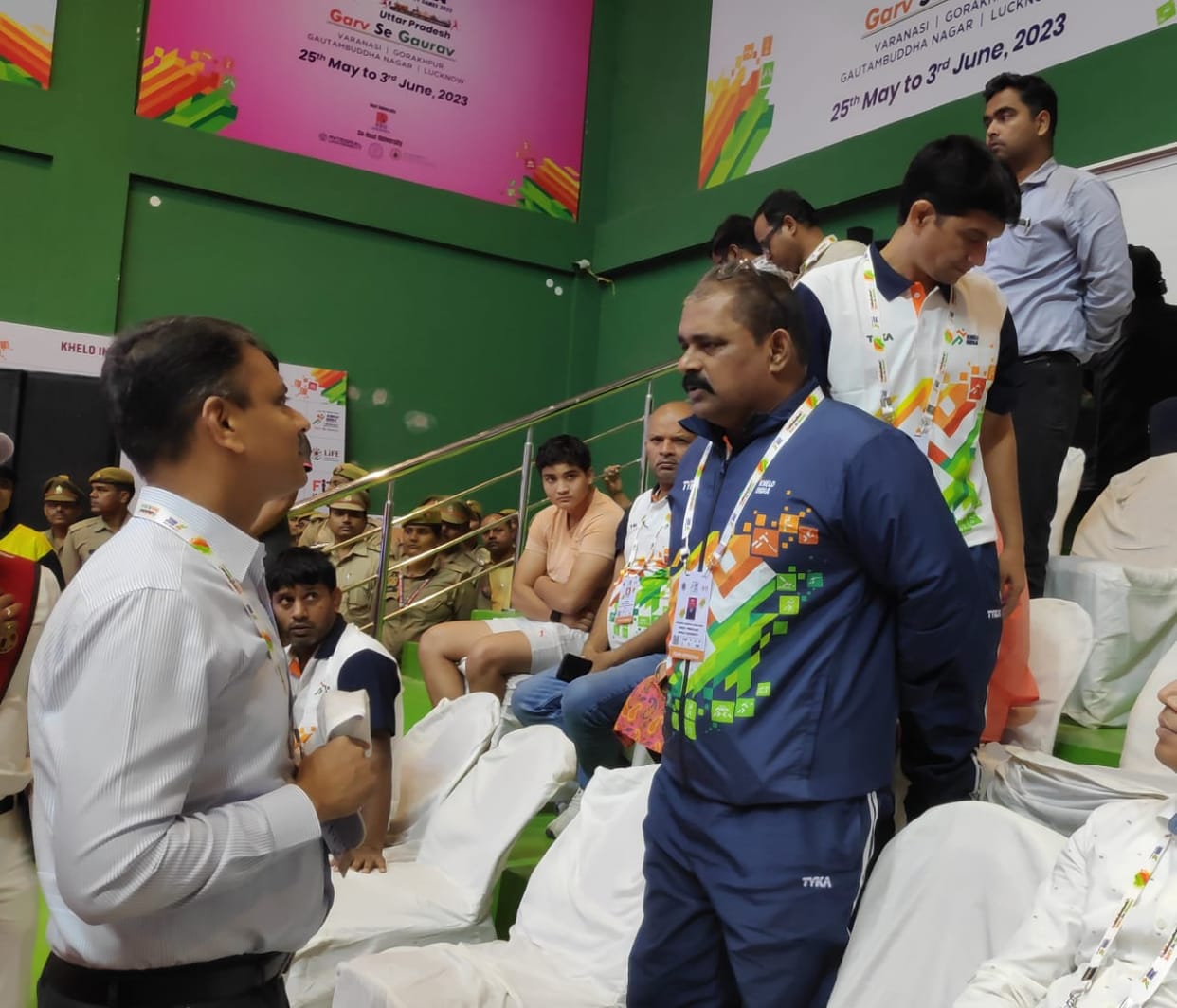 Varanasi: DM inspected the Khelo India University Games, said - arrangements should be made for the players to