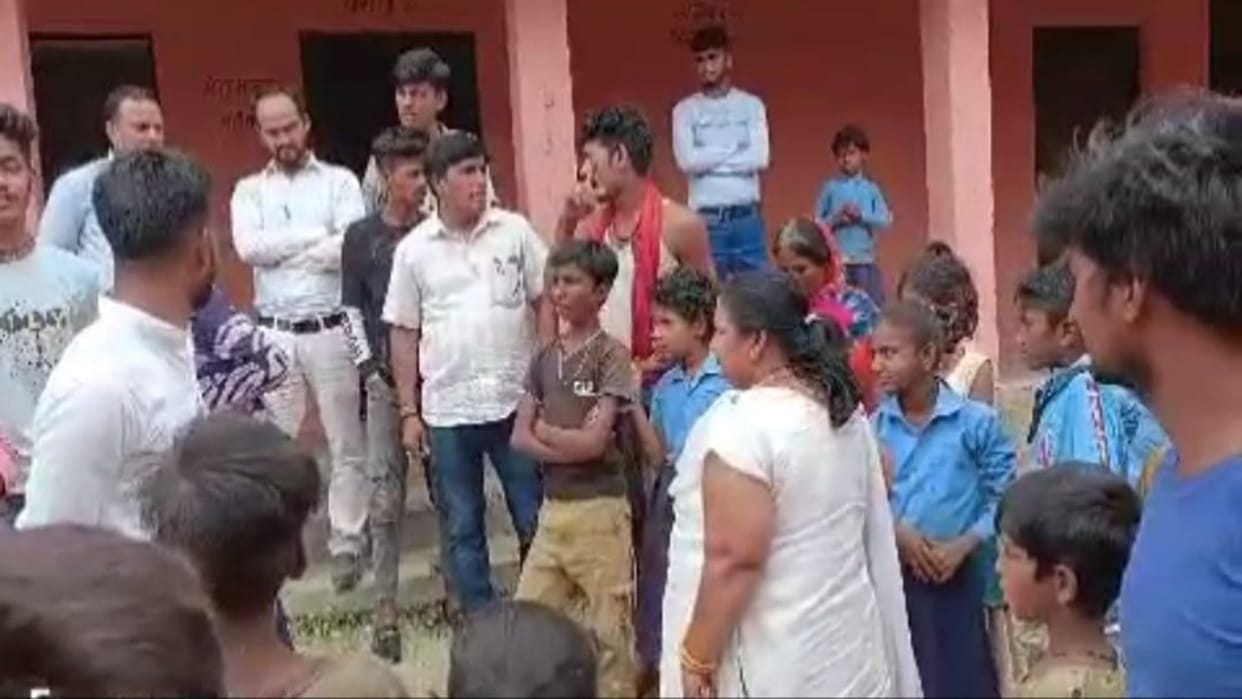 Worms found in eggs served to children in mid day meal in Siwan