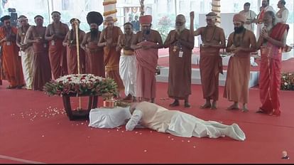 Photos:पीएम मोदी ने देश को समर्पित किया नया संसद भवन, तस्वीरों में देखें  सेंगोल स्थापना से उद्घाटन तक का सफर - Pm Modi Dedicated The New Parliament  House, See The Journey From