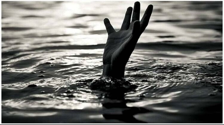 Sambhal: BSC student gone away while bathing in Ganga.