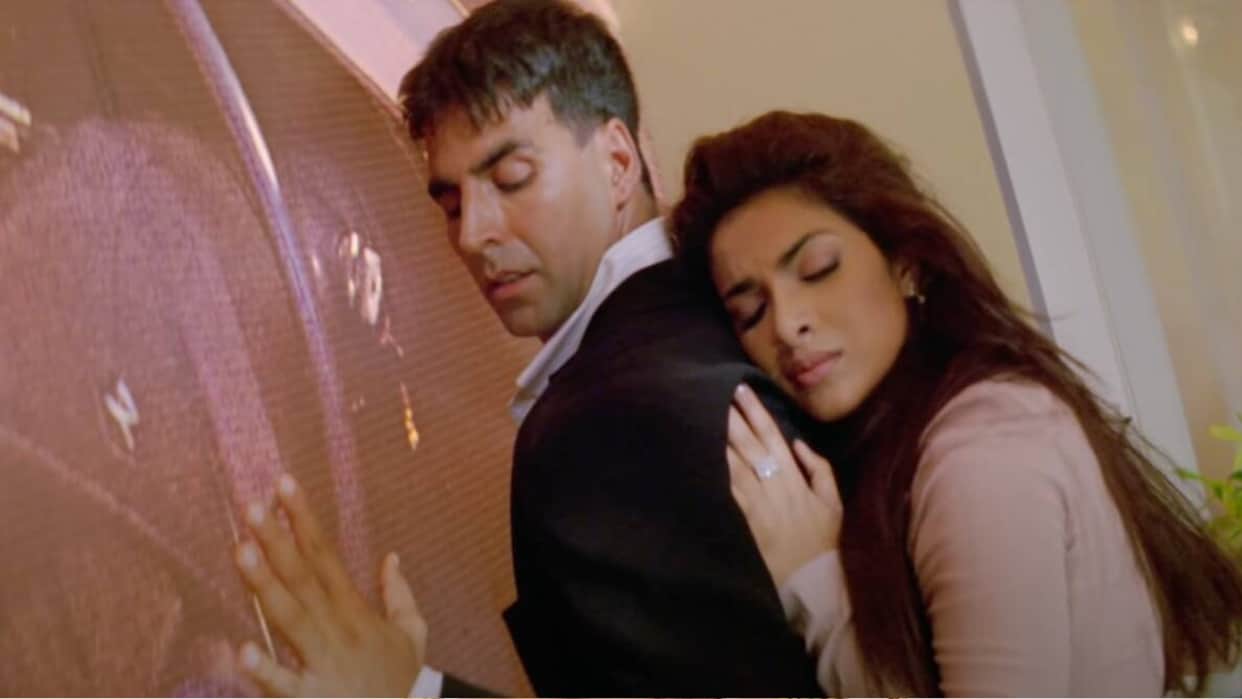 Priyanka Chopra said she embarrassed when Rakesh Roshan watched her assault scene on akshay kumar in Aitraaz