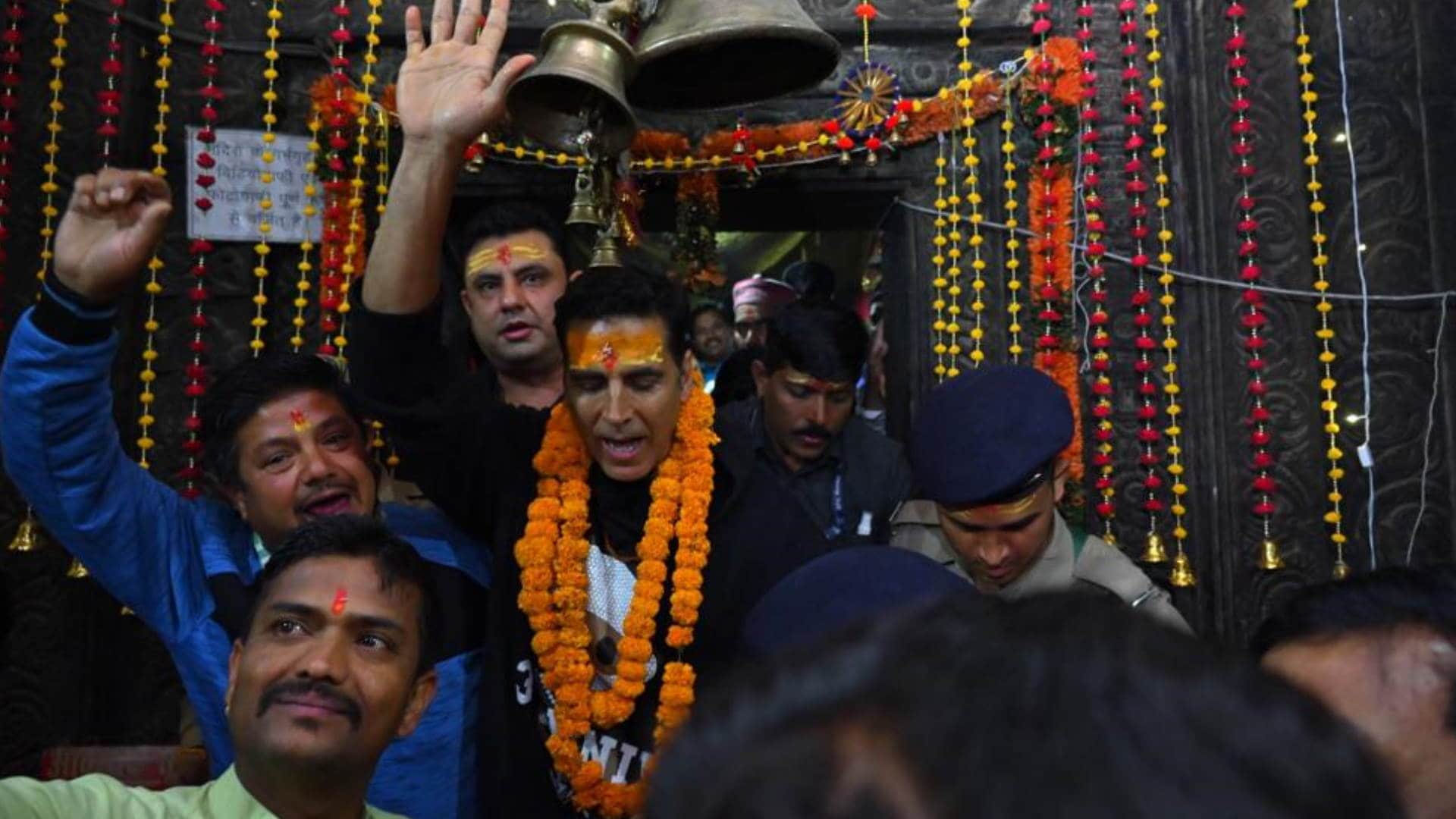 Akshay Kumar reached Jageshwar Dham took blessings of Lord Shiva Bollywood actor Uttarakhand news in hindi