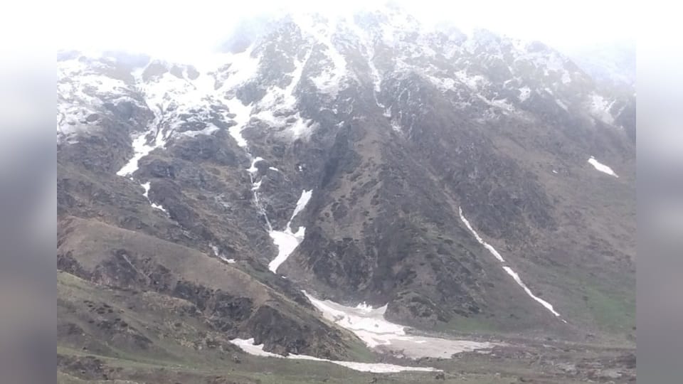 Uttarakhand Valley of flowers Open on 1st june Tourists will go through 200 metres of iceberg