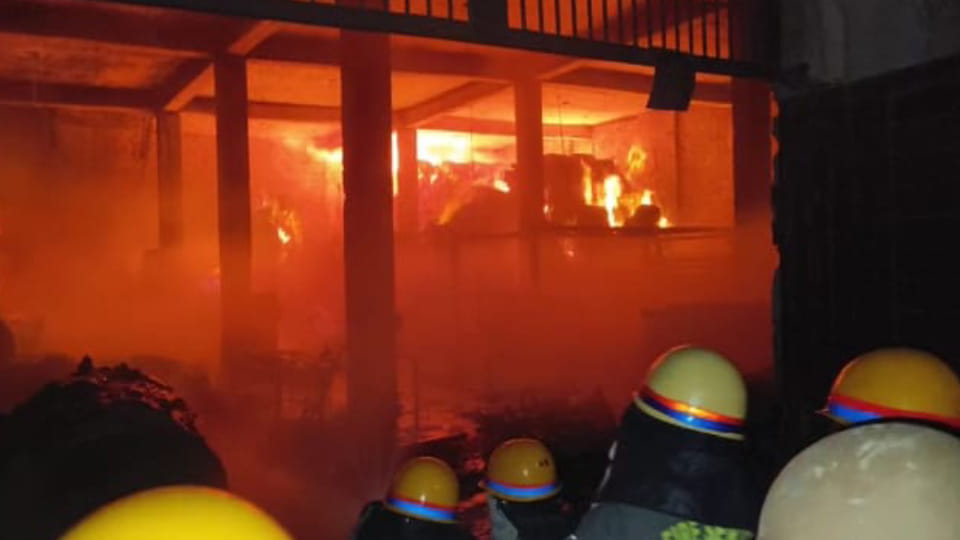 Massive fire broke out at Numaligarh Refinery Limited in Assam update news in hindi
