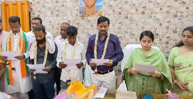 Government of Kannauj, Members of BJP and SP took oath separately, there was a split in the new team
