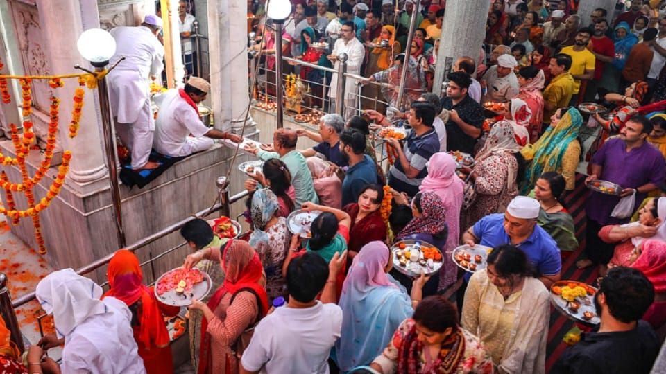 jammu: Kashmiri Pandits reached the Kshir Bhavani fair
