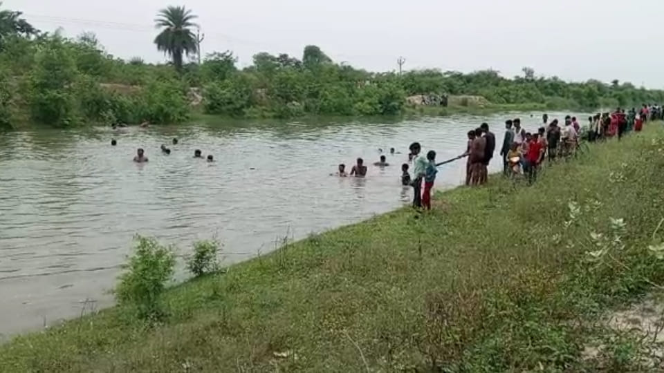 Boy drowned while taking bath in canal with friends in Mainpuri