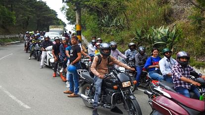 Uttarakhand News Huge crowd of Tourist Traffic Jam in mussoorie nainital haridwar Rishikesh on weekend