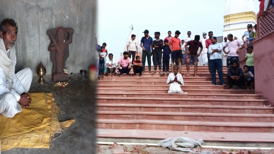 Idol of Narad Ji found in Narad Kund located on Parikrama Marg in Mathura
