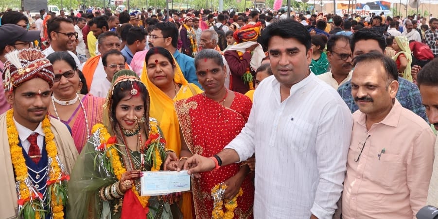 In Sehore, 70 couples vowed to live and die together, mass marriage became a zero waste event