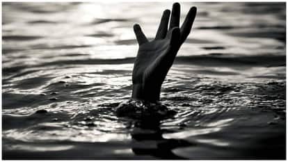Two cousin sisters died due to drowning while playing near the pond in Balaghat