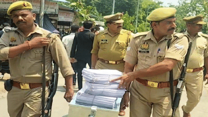 Rampur: आजम के स्कूल की मान्यता के मामले में पुलिस ने तैयार की 2000 पेज की चार्जशीट, छह जून को होगी सुनवाई Police filed charge sheet in case registered against Azam Khan in RPS case