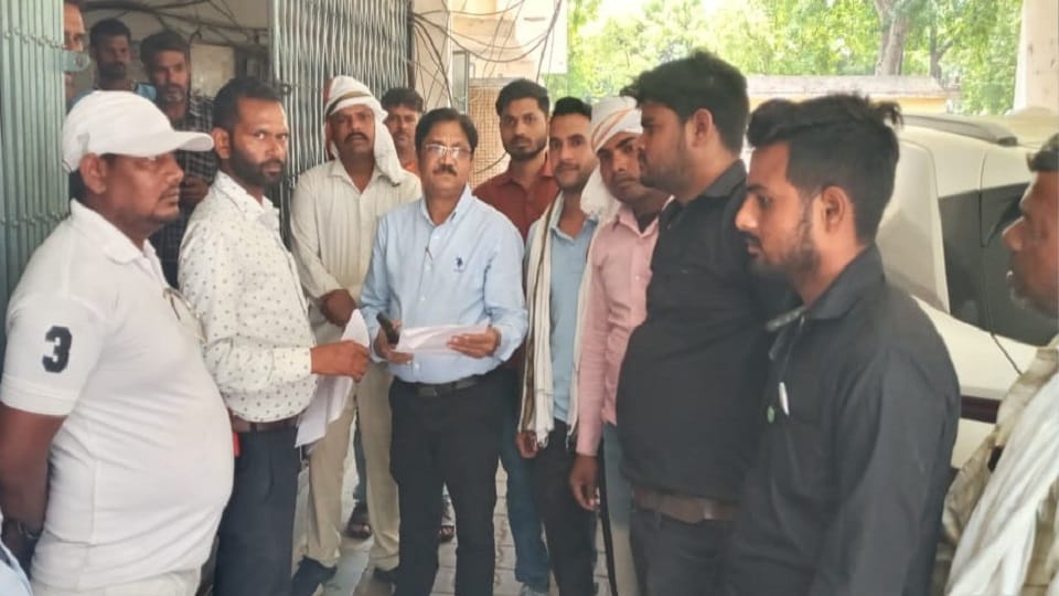 400 contract workers of 65 power stations not get salary for two months