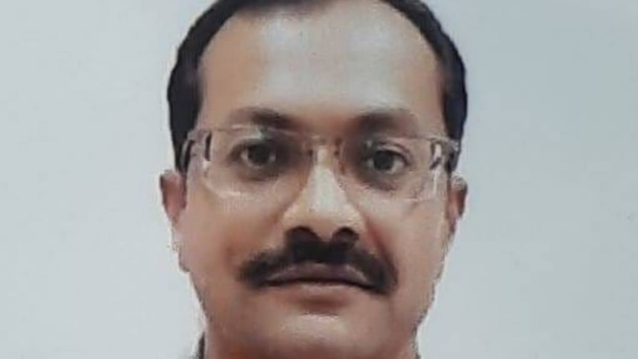 BBNL GM Satish Kumar Sahu commits suicide by hanging in chhattisagrh bhilai