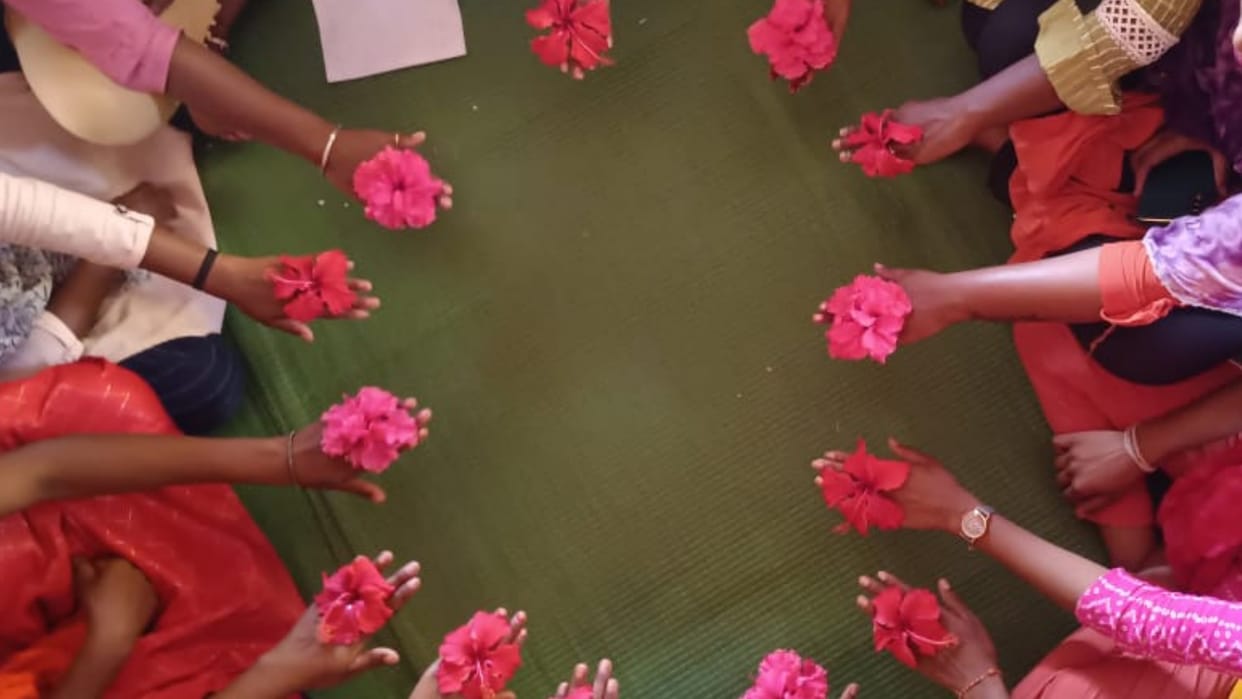 Red flower campaign started on menstrual hygiene day in jagdalpur