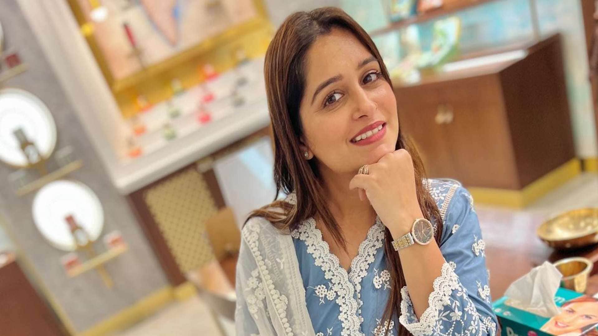 Dipika Kakar Confirms Quit Acting To Live Life As A Housewife And Mother broken heart of fans