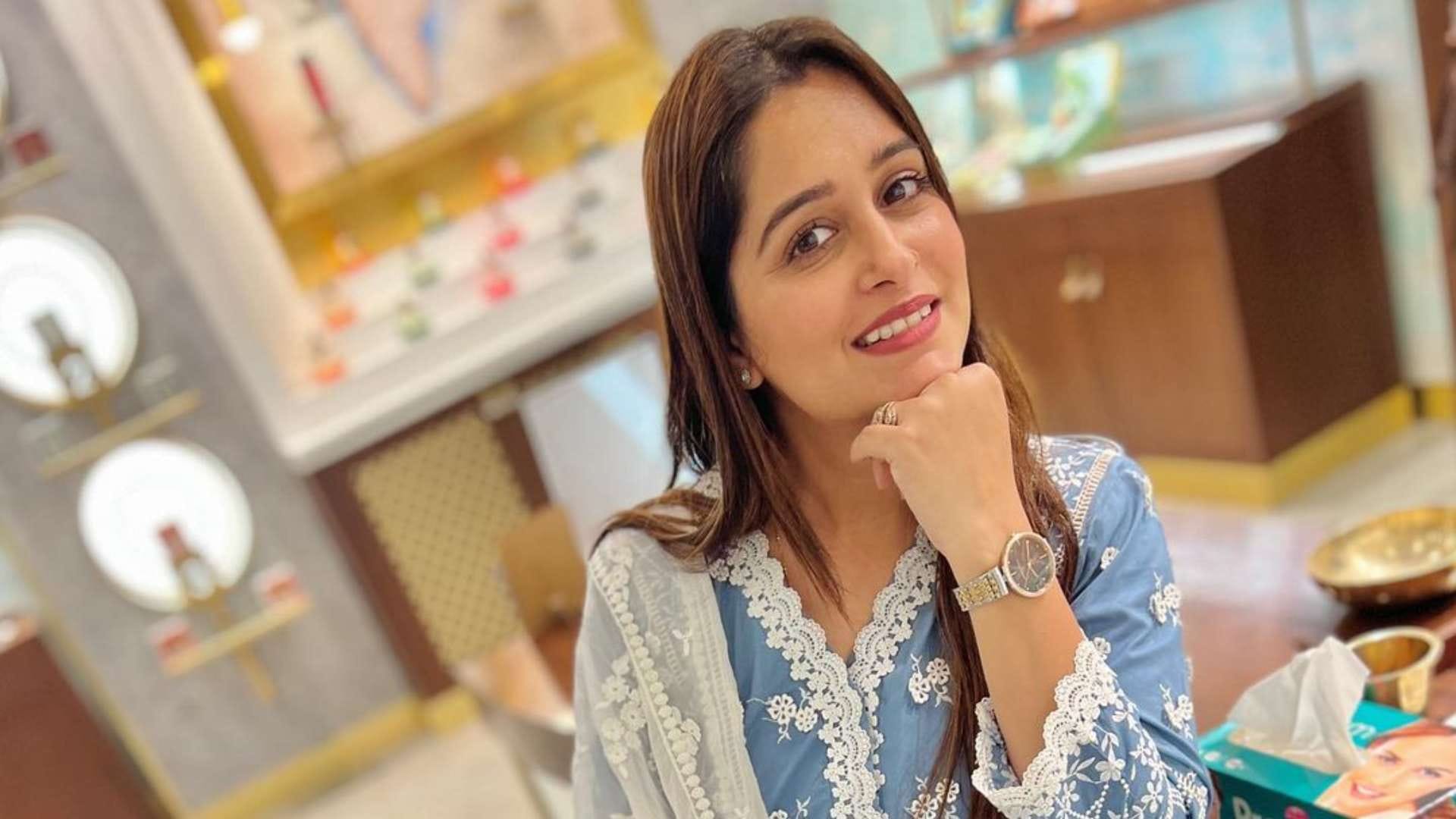 Dipika Kakar Confirms Quit Acting To Live Life As A Housewife And Mother broken heart of fans