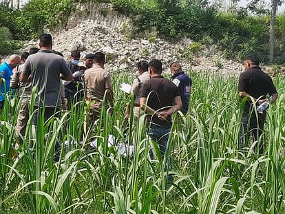 Uttarakhand Bajpur crime News Woman half naked dead body found in sugarcane field
